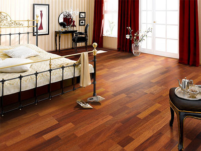 金鋼鉑林地板