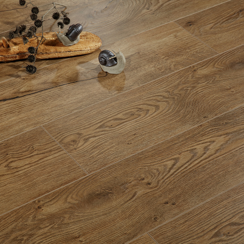 深色橡木北歐風格復古強化復合地板 環保防水耐磨的理想地暖伴侶